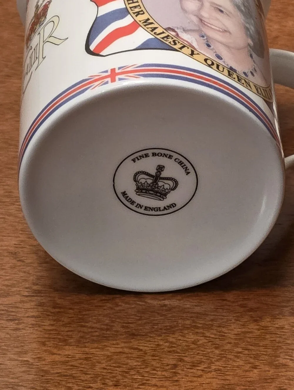 Queen Elizabeth II Diamond Jubilee 1952-2012 Mug